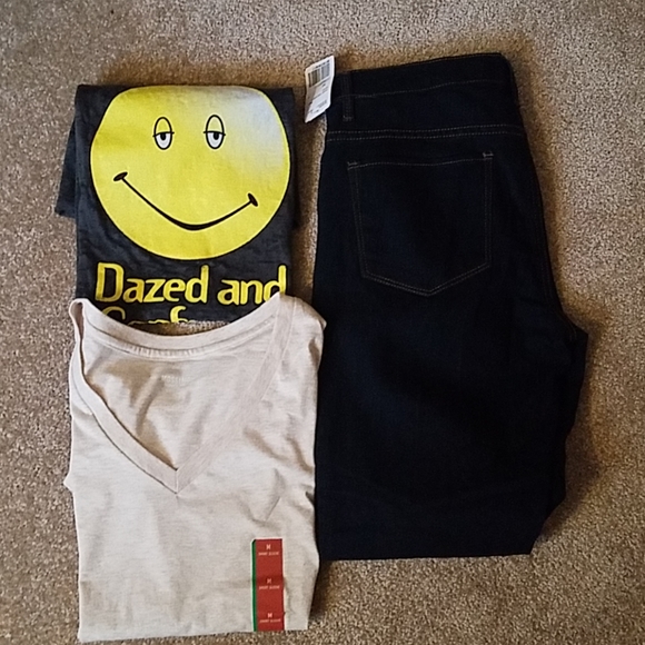 Forever 21 Tops - NWT Medium size tees and jeans bundle